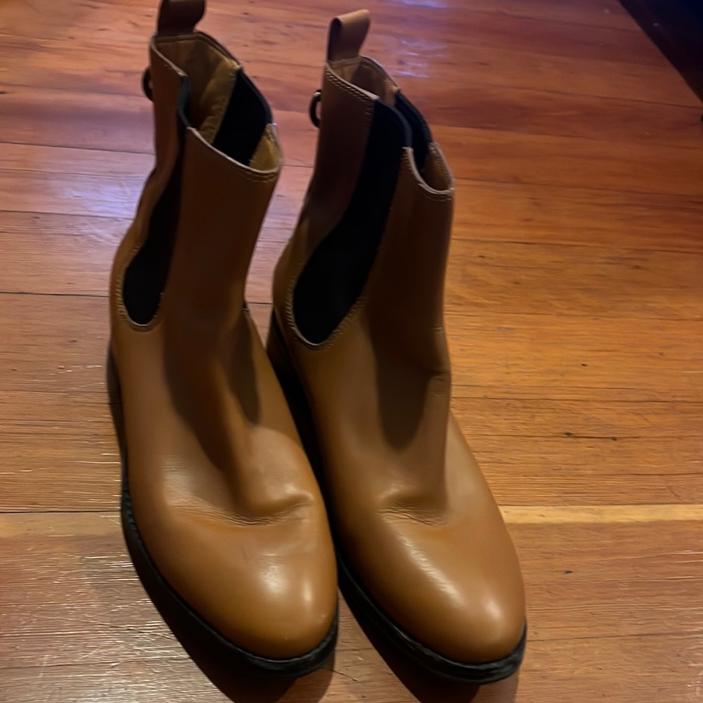 Cole haan 8.5 waterproof Chelsea boots